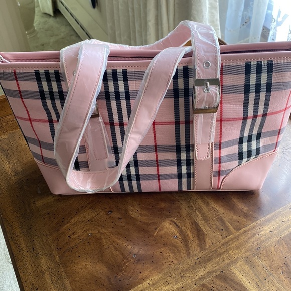 Burberry bag I got last year, but never used it because it’s just not me! - Picture 3 of 3